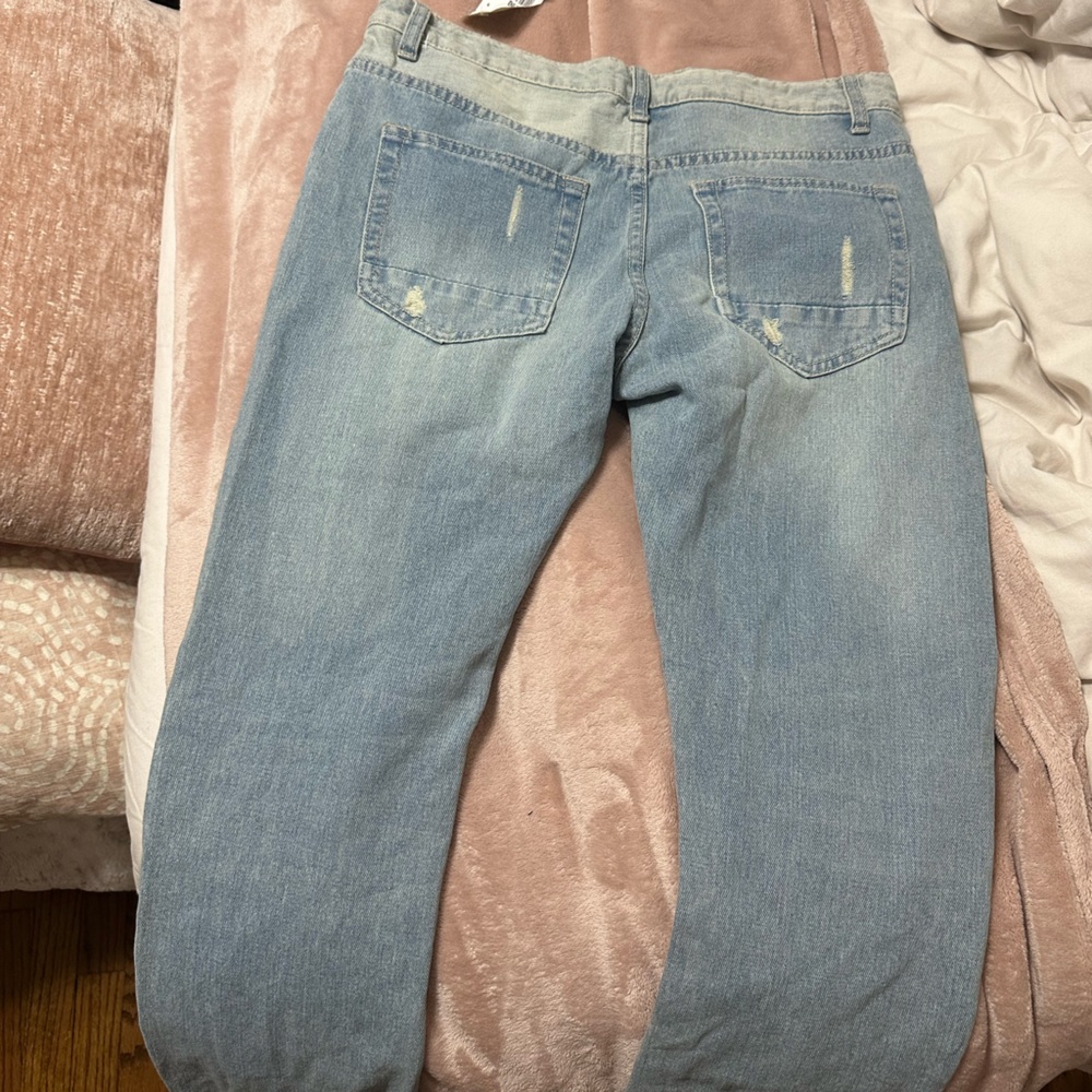 Forever 21 ripped jeans size medium